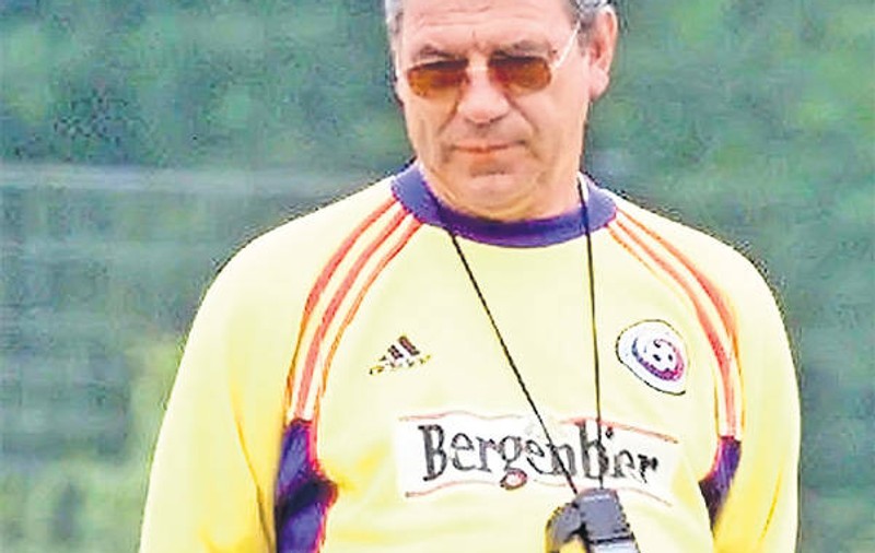 Emeric Ienei, operat cu succes 