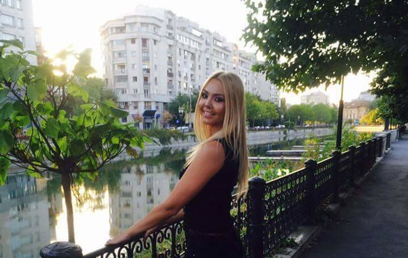 Cântăreața Denisa Manelista e grav bolnavă? Prietenii sunt în stare de șoc după ce au aflat că ar fi fost operată în mare secret