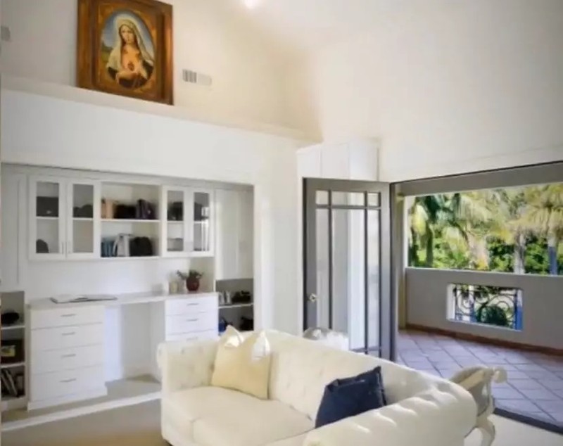 Imagini cu casa în care Monica Gabor locuiește cu Mr. Pink în Los Angeles. Doar în filme mai vezi așa ceva