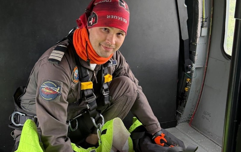 Cine l-a găsit pe Alexandru, băiatul dispărut în Sibiu: Salvatorul a coborât cu troliul din elicopter și a rămas alături de copil în pădure