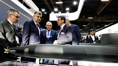 Marcel Ciolacu, la Salonul Euronaval din Paris