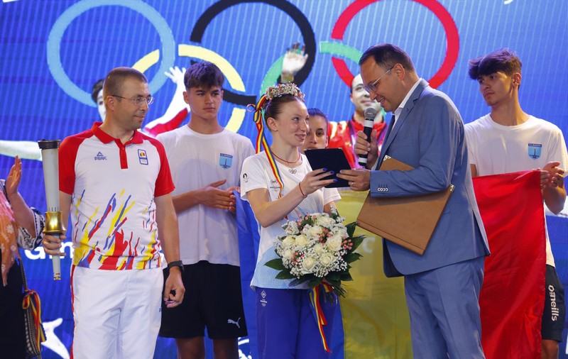 Ana Maria Bărbosu a primit titlul de Ambasador al municipiului Focşani. Gimnasta va deveni şi Cetăţean de Onoare
