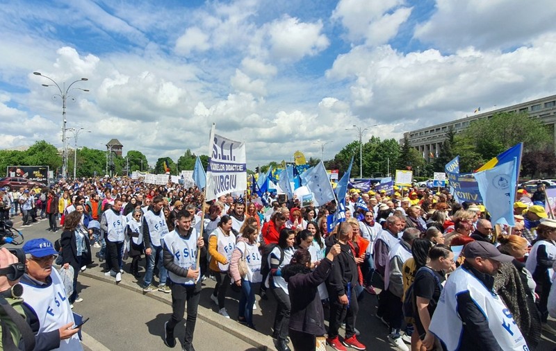Lider de sindicat: Nu se poate ca un profesor să aibă 2.500 de lei, iar un muncitor necalificat 4.000 de lei