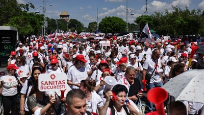 Mii de angajați din sănătate sunt în grevă japoneză și amenință cu greva generală. Ce revendicări au