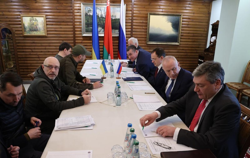 Negociator ucrainean: „Rusia e pe cale să realizeze costul real al războiului și acum începem să avem negocieri constructive”