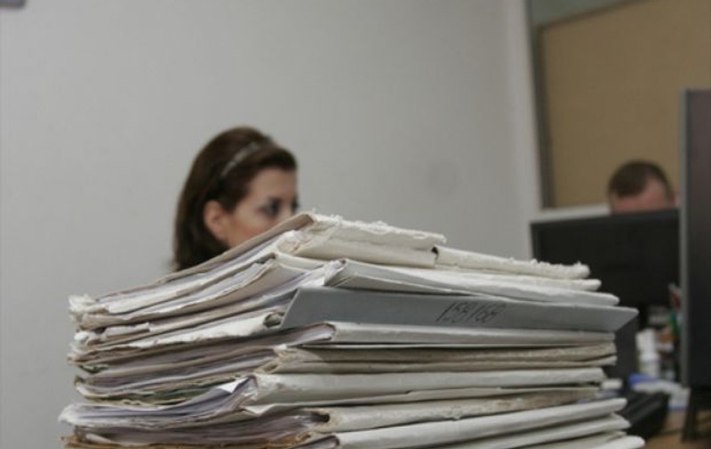 UPDATE. Corpul de control al Executivului: Guvernul, autorităţile publice şi companiile de stat să nu mai achiziţioneze transport exclusiv de la RAAPPS