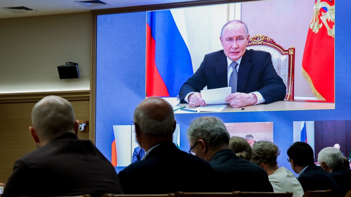 Vladimir Putin se adresează prin legătură video membrilor Consilului Prezidențiale pentru Dezvoltare a Societății Civile și Drepturile Omului Foto: Profimedia