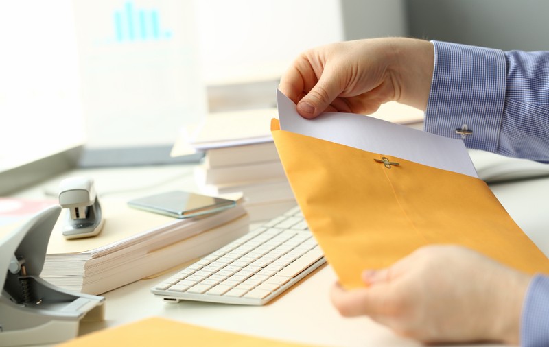 Plicurile port-document, o achiziție SMART pentru a-ți păstra documentele în siguranță!