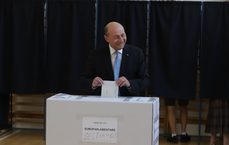Traian Băsescu, după vot: „Românii sunt chemați să spună dacă vor stat de drept sau nu, de fapt acesta este mesajul referendumului”