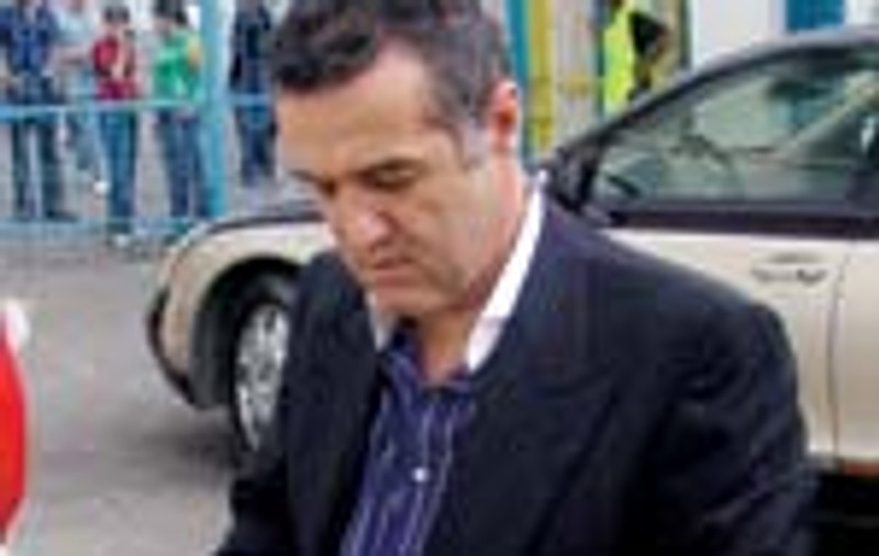 Steaua, depunctata in 'cazul valiza'