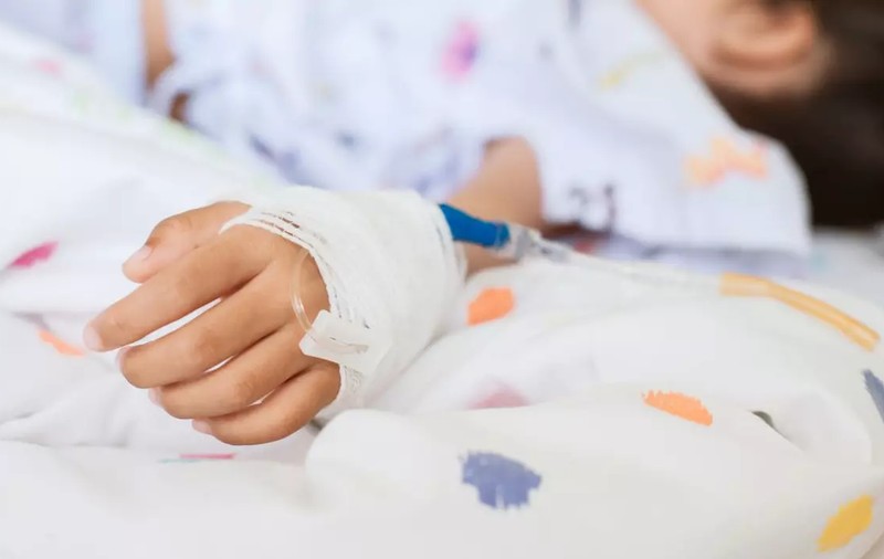 Fetița lovită de mașină lângă Parcul Pantelimon, detubată și conștientă. Și-a pierdut un picior în urma accidentului provocat de un adolescent
