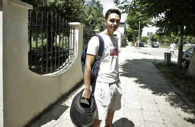 Alexandru vrea să dea admitere la Academia de Poliție Alexandru Ioan Cuza
