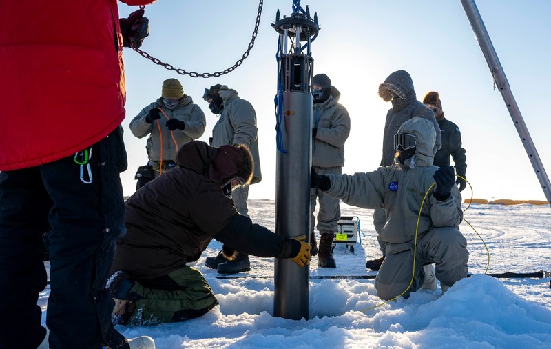 NASA dezvoltă roboți subacvatici pentru a explora adâncurile de sub gheața polară. Ce vor să afle oamenii de știință | VIDEO