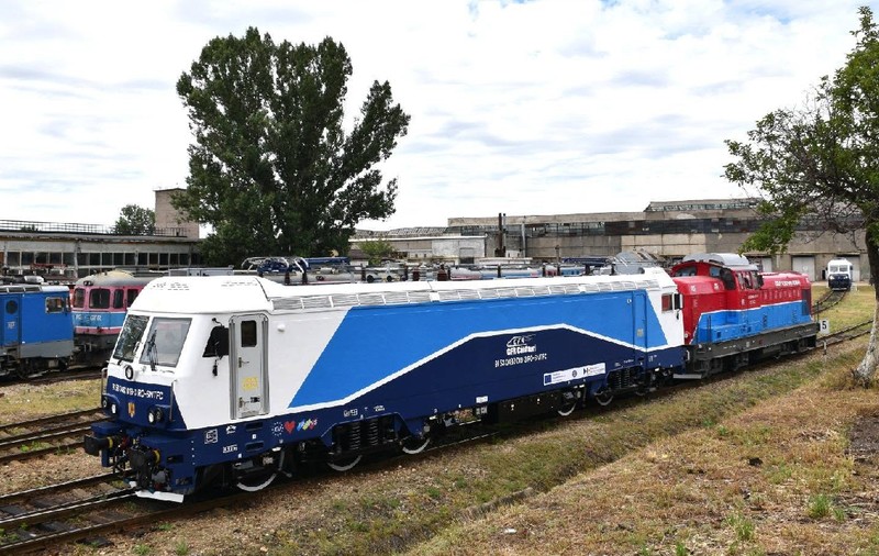 O companie din Craiova a modernizat 19 locomotive electrice prin PNRR, cu 91 milioane de euro: ultima unitate a ieșit din fabrică și face testele finale