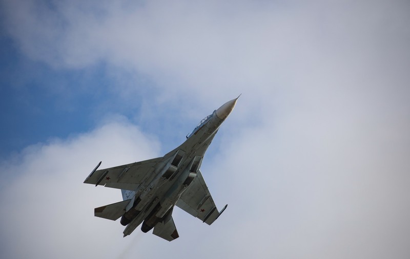Rusia susține că a trimis un avion de luptă pentru a împiedica aeronave franceze și germane să intre în spațiul său aerian