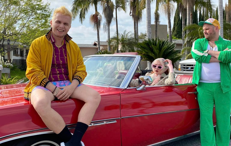 „Miami Bici 2” l-a înfrânt pe „Napoleon” în box-office nu cu tunul, ci cu caterinca: vulgaritate și Cristi Borcea