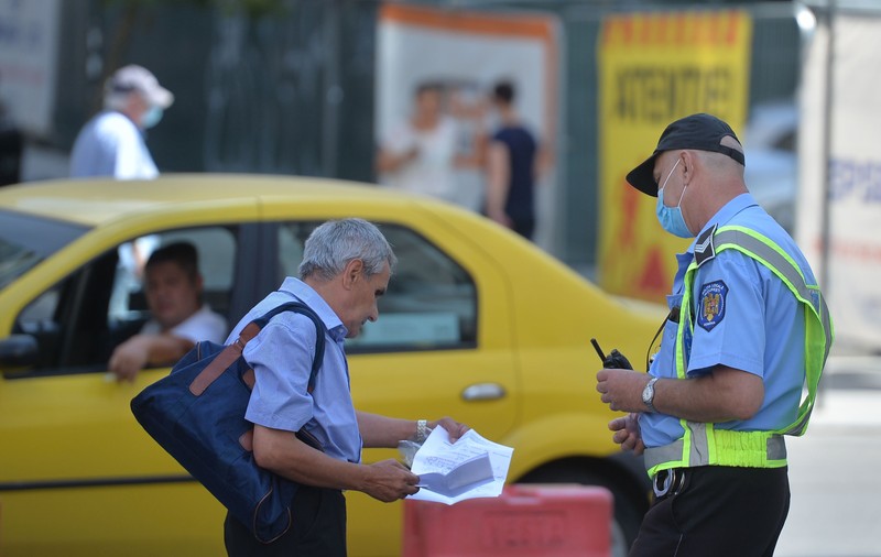 Aproape 1.000 de amenzi în ultimele 24 de ore pentru nerespectarea măsurilor de combatere a COVID-19
