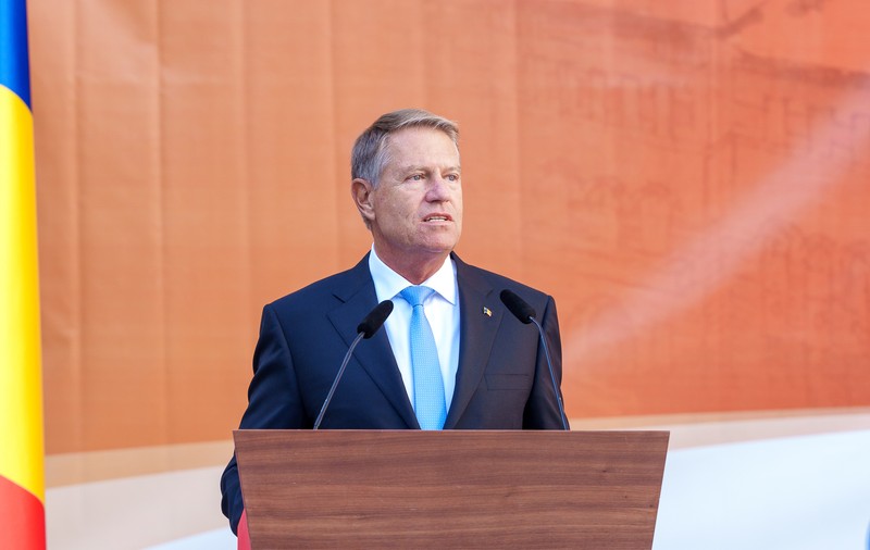 Cum vor liberalii să schimbe legea ca să ajungă Klaus Iohannis senator. Președintele ar putea candida fără a fi nevoit să demisioneze SURSE