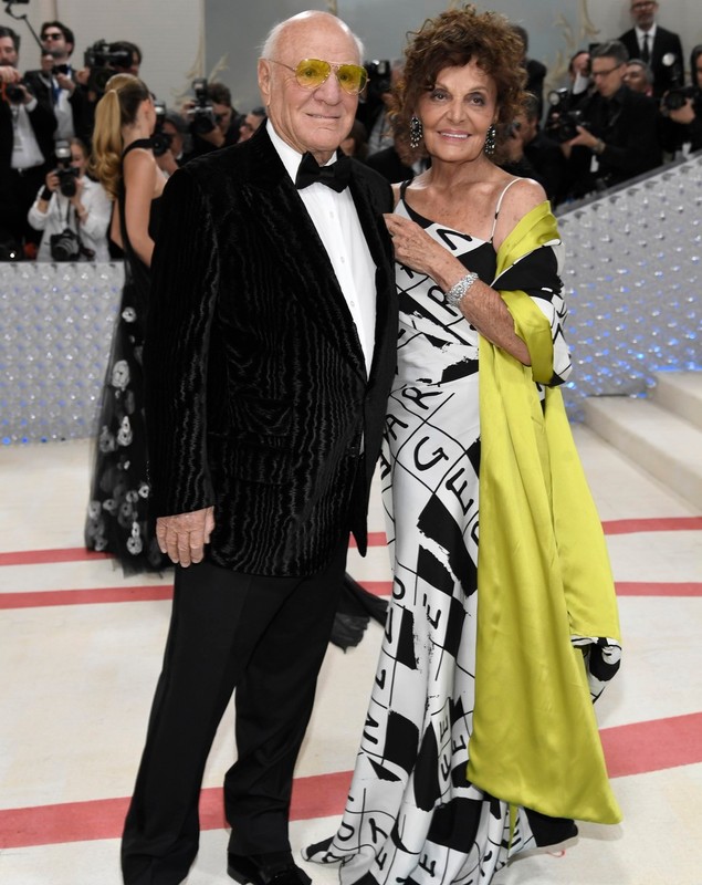 Miliardarul Barry Diller rupe tăcerea despre orientarea sa sexuală după 24 de mariaj cu Diane von Furstenberg: „Au existat mulți bărbați în viața mea”