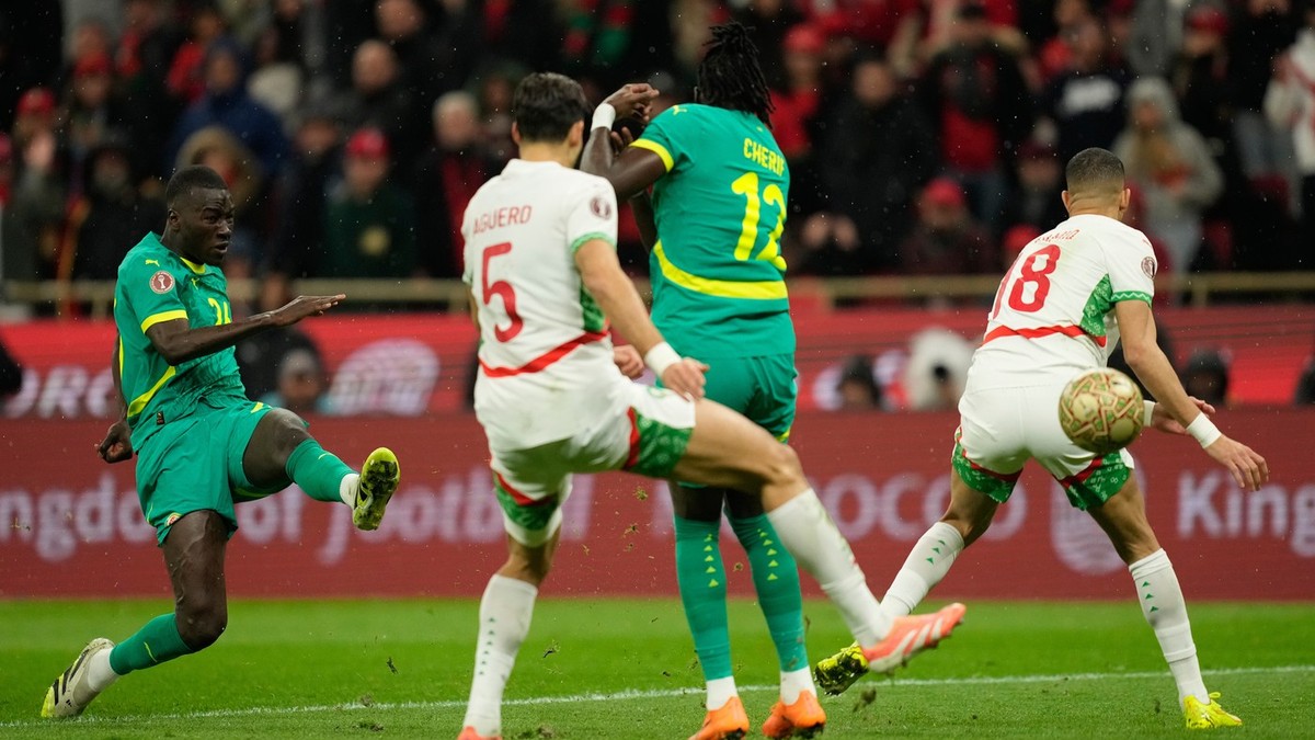 Pape Gueye din Senegal înscrie în finala Cupei Africii Națiunilor, disputată între Senegal și Maroc, la Rabat, Maroc, duminică, 18 ianuarie 2026.
