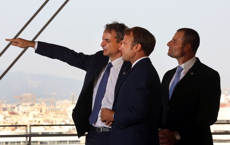 Macron semnează un contract militar major pentru înarmarea Greciei și cere Europei „să nu mai fie naivă”