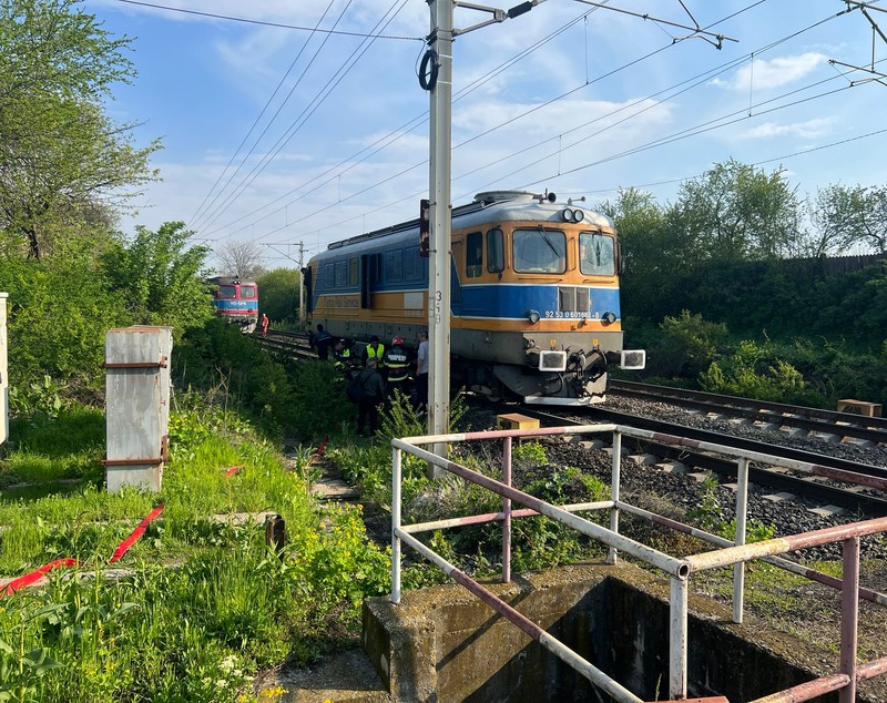 Locomotiva unui tren de marfă a luat foc, după ce a plecat din gara Brazi. Întârzieri pe ruta Ploieşti-Bucureşti