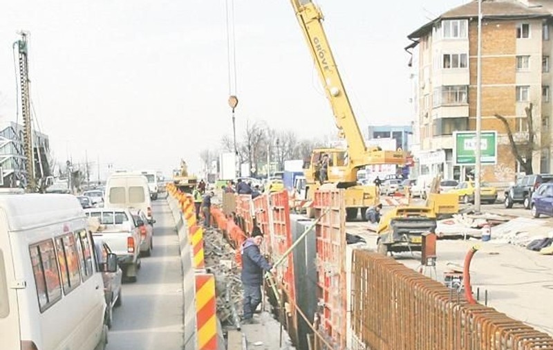 Restricţiile din zona pasajului Băneasa continuă până la 1 decembrie