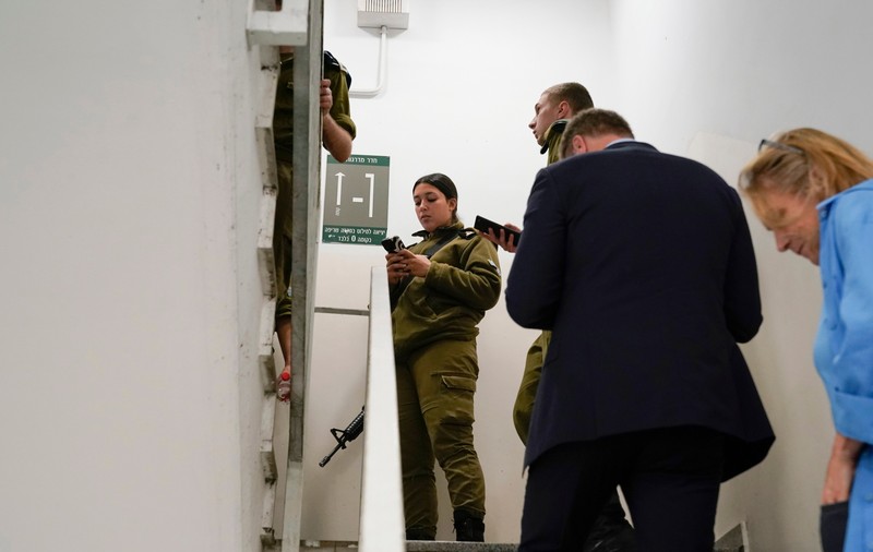 Blinken și Netanyahu, nevoiți să se adăpostească într-un buncăr timp de 5 minute, în timpul întâlnirii lor de la Tel Aviv