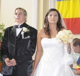 Adriana a acceptat să se mărite cu Ciprian, deşi tocmai îl prinsese când a înşelat-o