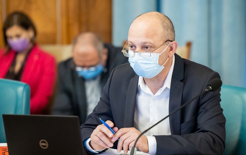 Ministrul turismului, chemat de USR în Parlament să explice „modul dezastruos” în care s-a făcut promovarea României la standul de turism de la New York