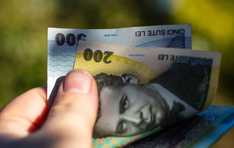 Data la care pensionarii români primesc prima tranșă din ajutorul de 800 de lei de la Guvern