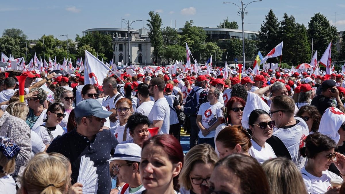 Membrii SANITAS protestează miercuri în București, în Piața Victoriei