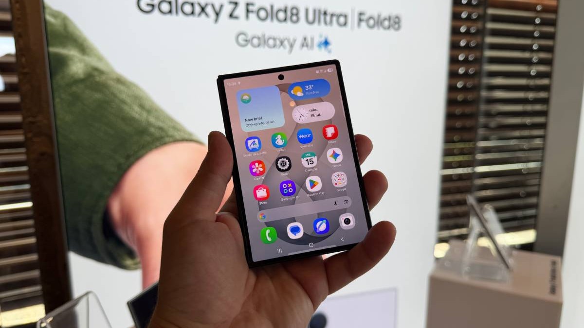 Samsung Galaxy Z Fold8.