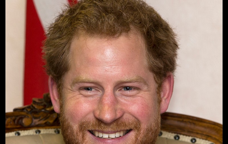 Prințul Harry, întâlnire emoționantă cu un copil orfan din Africa | GALERIE FOTO
