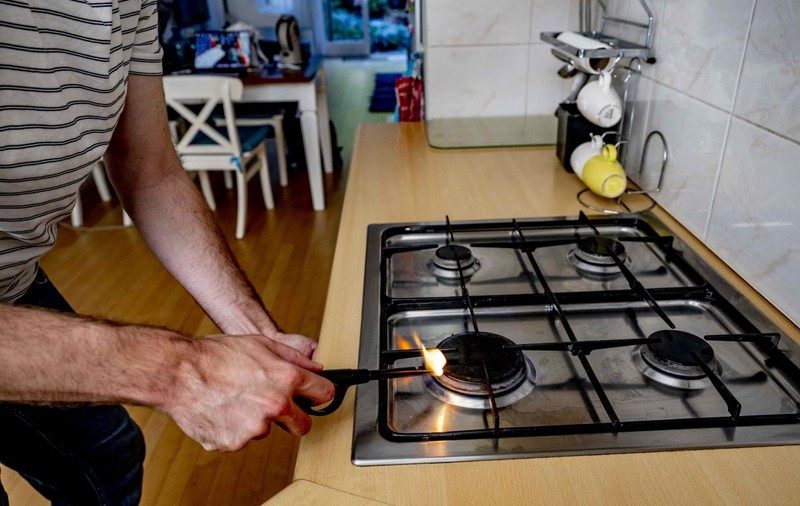 Alimentarea cu gaze naturale, sistată pe mai multe străzi din sectorul 4, după ce săpăturile au produs o avarie