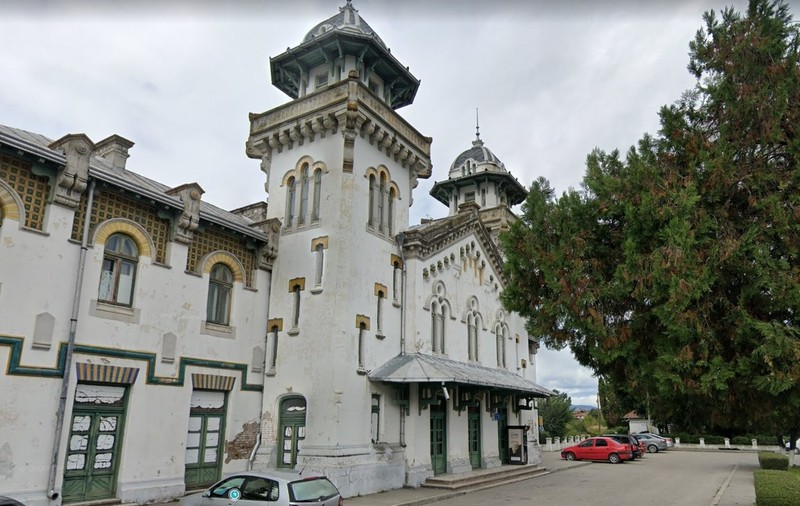 Gara Regală din Curtea de Argeş va fi restaurată. Monumentul istoric a fost lăsat în paragină după Revoluție