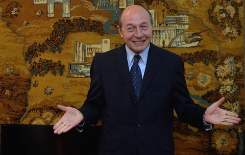 Traian Băsescu, reacție explozivă după desemnarea lui Siegfried Mureșan ca premier: „Un vânt rece, siberian, suflă pe culoarele politicii românești”