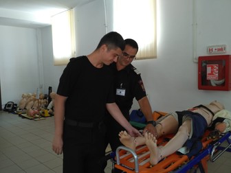 Andrei, la școala de subofițeri, la cursurile de prim ajutor