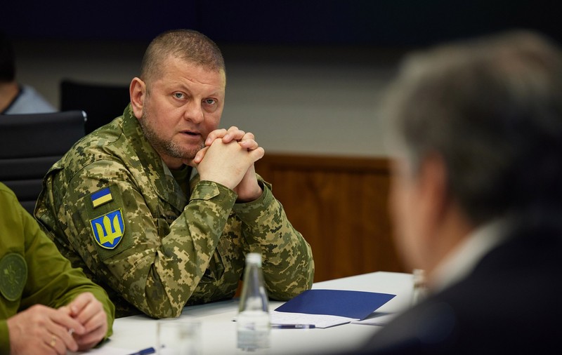 Ucraina a anunţat Casa Albă că vrea să îl demită pe generalul Zalujnîi, comandantul armatei. Reacția americanilor