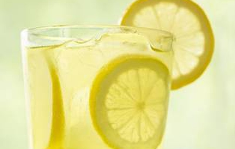 Răcoriţi-vă cu limonadă!