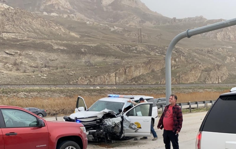 Momentul când un polițist intră intenționat cu mașina într-o camionetă care circula pe contrasens, pe o autostradă din Statele Unite | VIDEO
