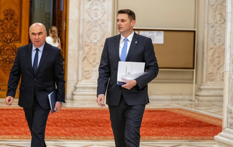 Apocalipsa după Bolojan: Angajații Senatului au fost anunțați verbal că le va scădea din nou salariul, cu 10%. Ministerul Finanțelor a cerut reduceri de cheltuieli