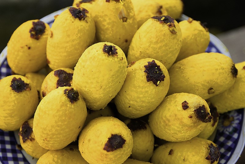 Fruct de aguaje decojit
