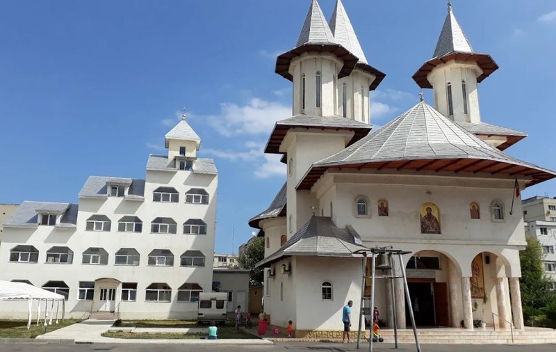 O biserică din Constanța organizează un eveniment pentru a cumpăra 1.000 de ghiozdane copiilor defavorizați din mediul rural