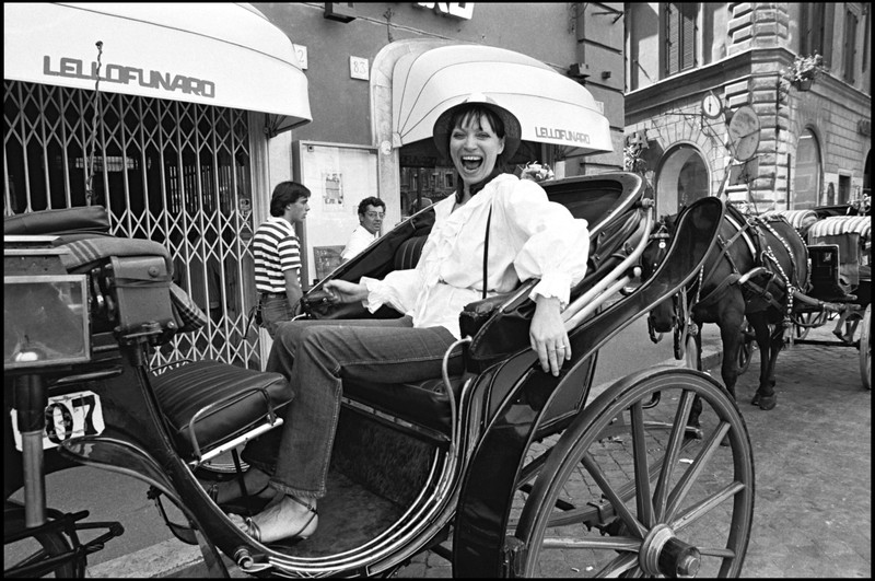 Info du 14/12/2019 ( Décès de Anna Karina le 14 décembre 2019 des suites d'un cancer à l'âge de 79 ans ) - ARCHIVES - ANNA KARINA EN RENDEZ VOUS LORS DU TOURNAGE DU FILM "REGINA ROMA" EN 1982