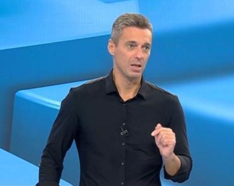 Ce a făcut mama lui Florin Ristei după ce artistul a fost atacat de Mircea Badea: „Am voie?”