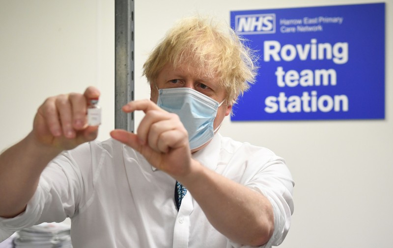 Marea Britanie a vaccinat anti-COVID-19 peste 15 milioane de persoane. Boris Johnson: „Am atins o bornă importantă”