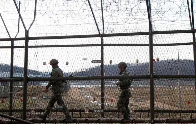 ÎN CE ZI ar putea COREEA DE NORD lansa primele RACHETE spre baze militare AMERICANE