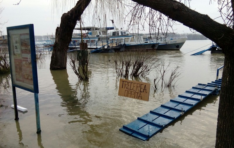 Dunărea a depășit cota de inundație la Galați. Apa ar putea invada șantierul naval