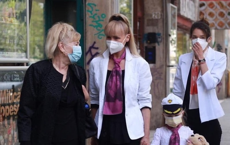 Mesajul scris de Ioana Dichiseanu pe coroana de flori adusă tatălui ei. Cei doi aveau o relație specială